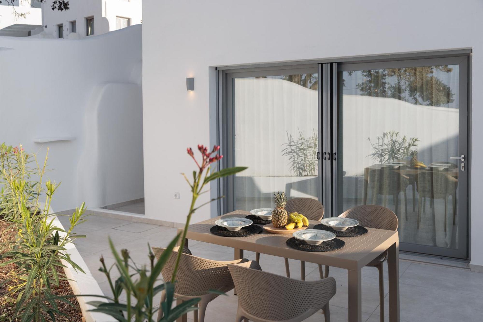 Seanfinity Beachfront Suites Мікрі-Віґла Номер фото