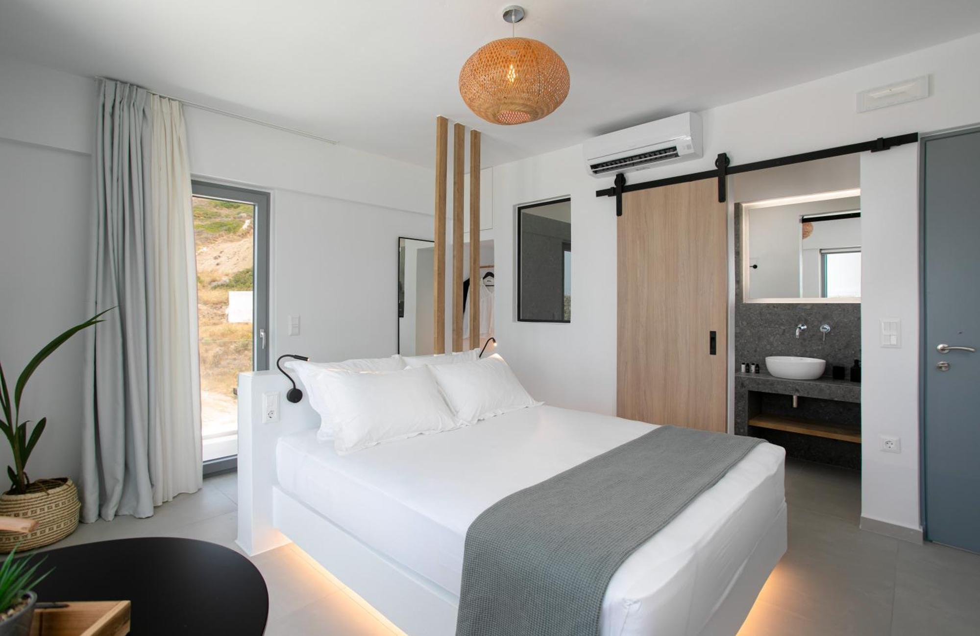 Seanfinity Beachfront Suites Мікрі-Віґла Номер фото